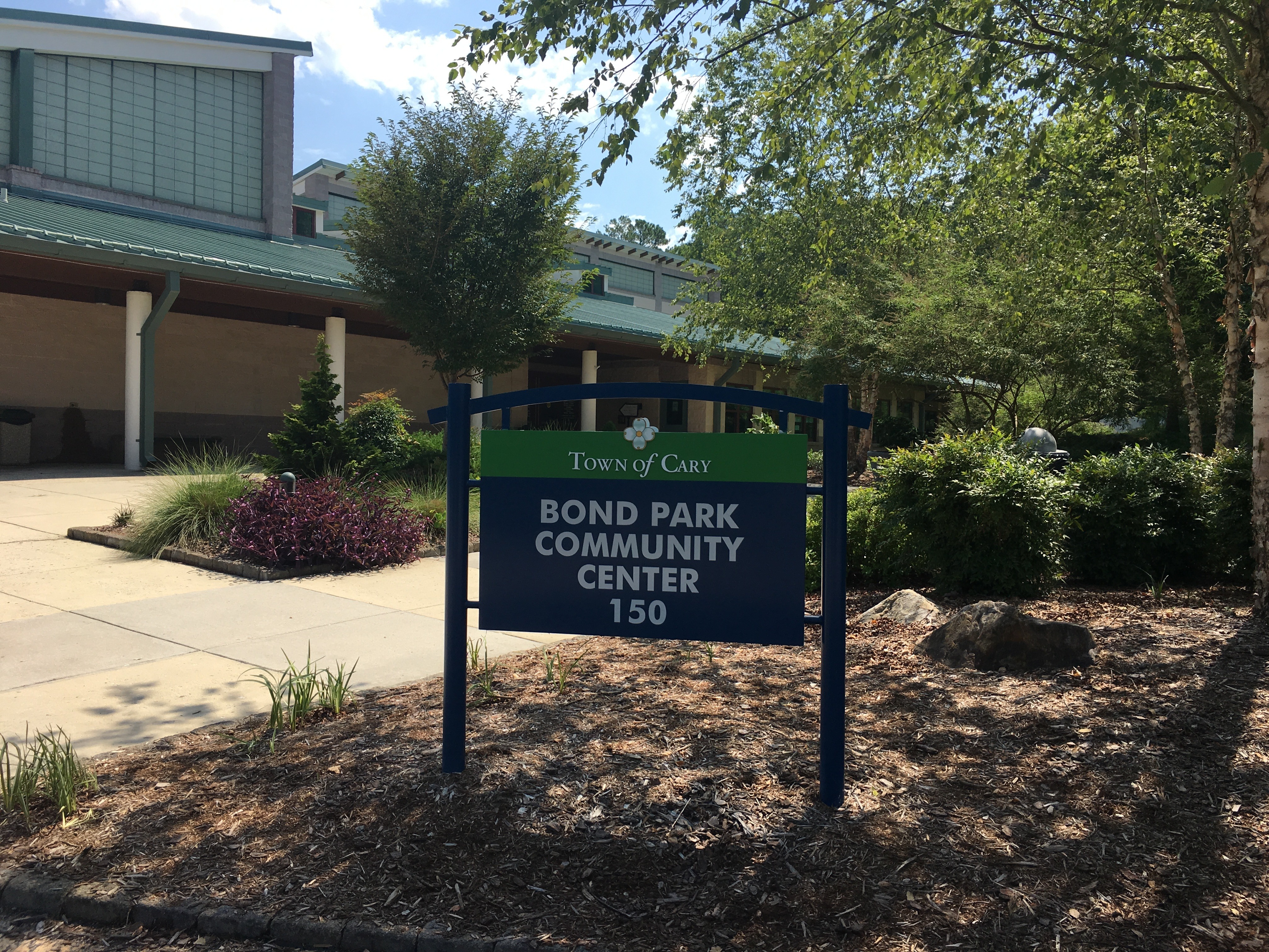 parks in cary nc, cary parks, bond park, bond park community center