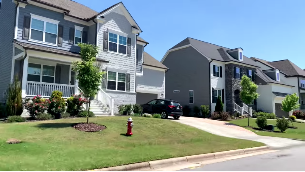 homes in ridgefield farms community west Cary