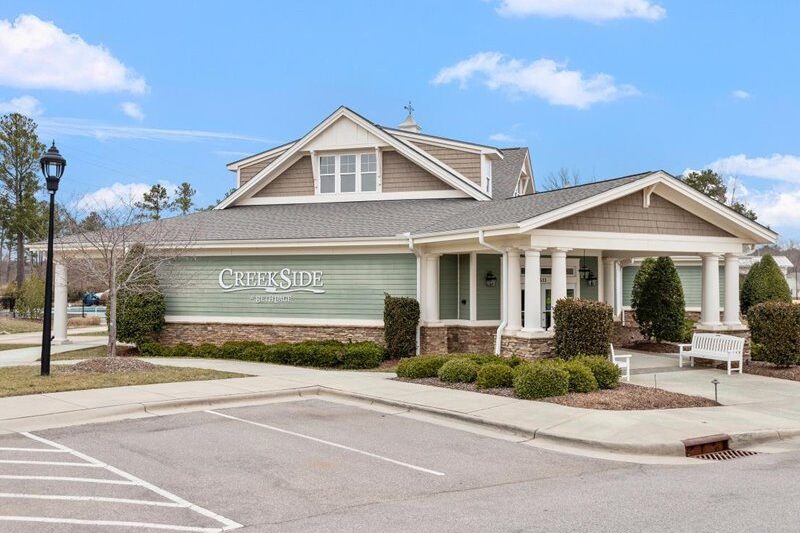 40-Creekside at Bethpage NA_01